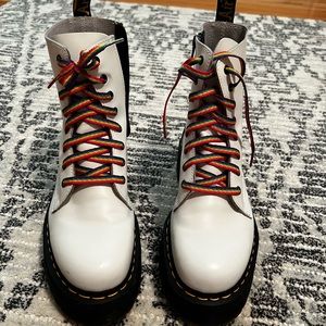 Dr Martens Jadon platform boot. Women’s 10